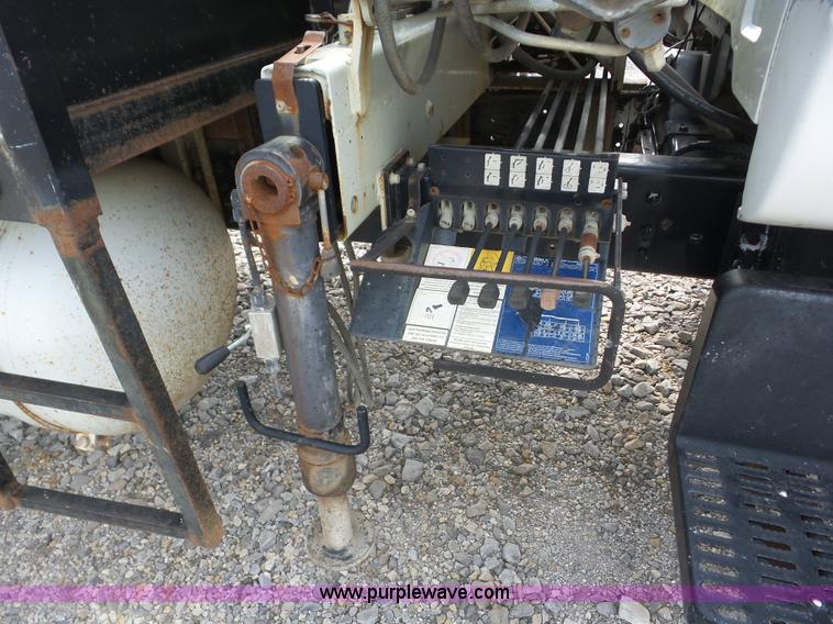 image for item BZ9615 1994 Chevrolet Kodiak flatbed truck