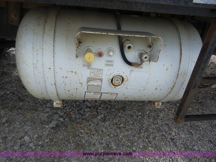 image for item BZ9615 1994 Chevrolet Kodiak flatbed truck