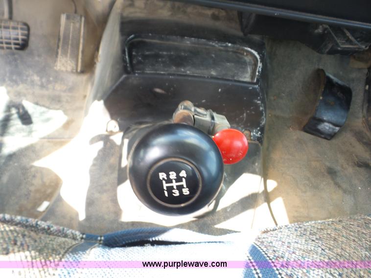 image for item BZ9615 1994 Chevrolet Kodiak flatbed truck