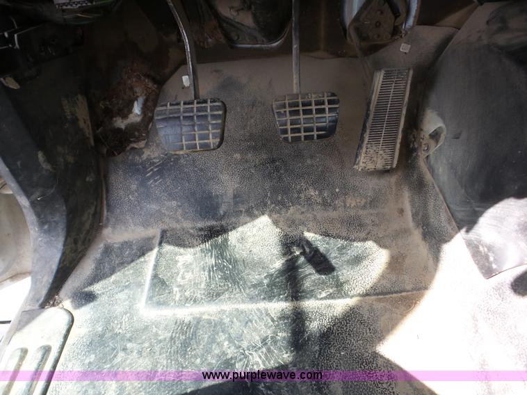 image for item BZ9615 1994 Chevrolet Kodiak flatbed truck