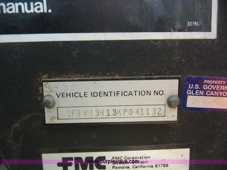 image for item BZ9639 1989 FMC Vanguard V3000SP street sweeper