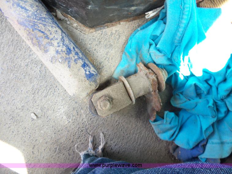 image for item BZ9639 1989 FMC Vanguard V3000SP street sweeper