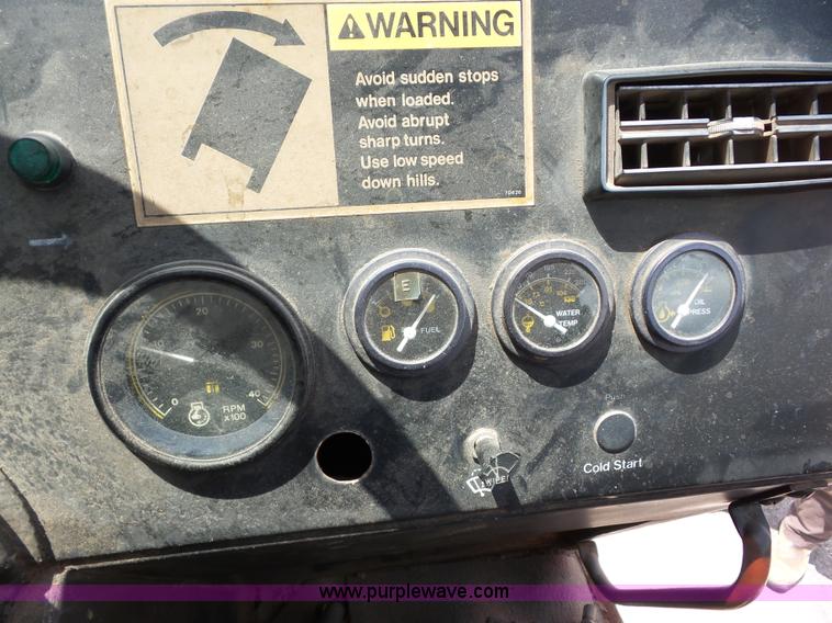 image for item BZ9639 1989 FMC Vanguard V3000SP street sweeper