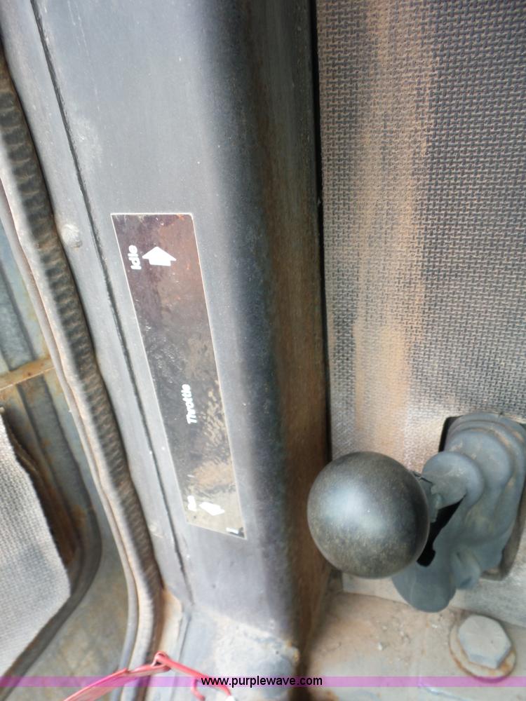 image for item BZ9639 1989 FMC Vanguard V3000SP street sweeper