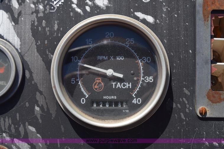 image for item CB9060 2001 Vermeer V5750 trencher