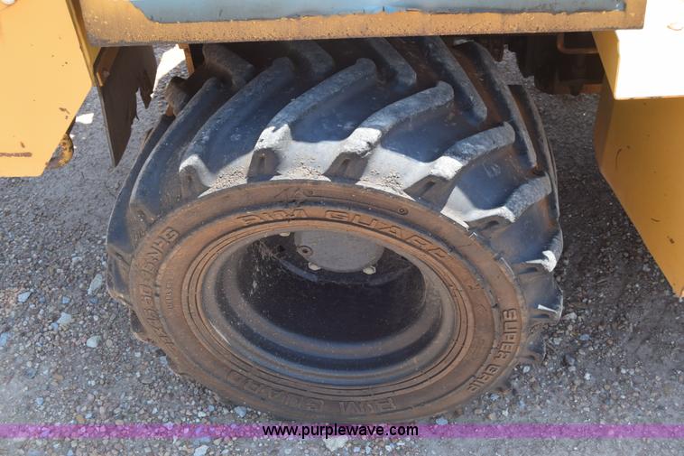 image for item CB9060 2001 Vermeer V5750 trencher