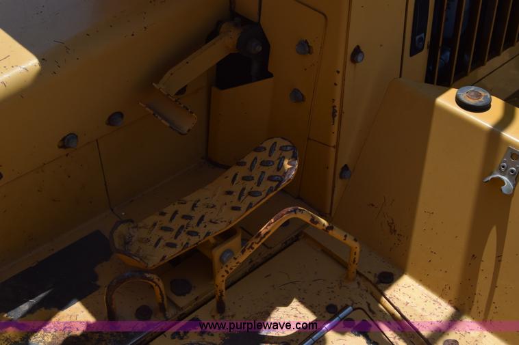 image for item CB9060 2001 Vermeer V5750 trencher