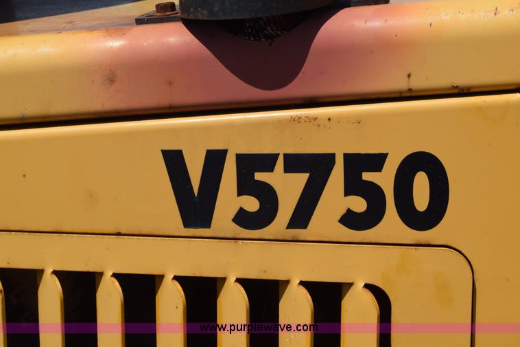 image for item CB9060 2001 Vermeer V5750 trencher