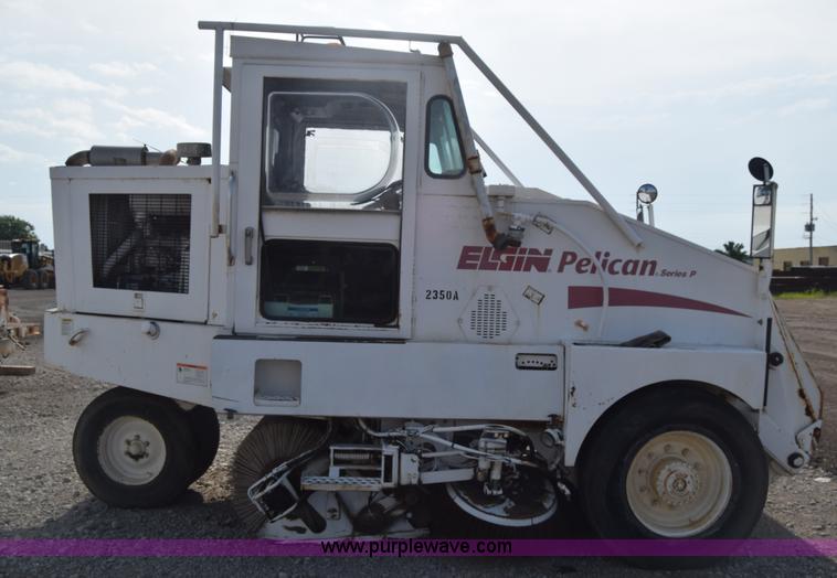 image for item CB9430 1995 Elgin Pelican Series P street sweeper