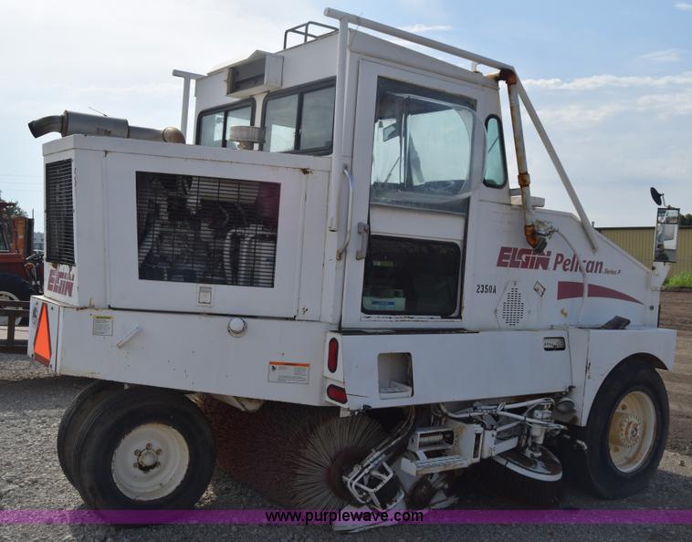 image for item CB9430 1995 Elgin Pelican Series P street sweeper