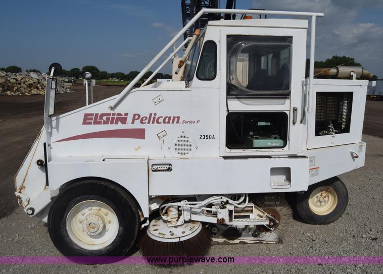 image for item CB9430 1995 Elgin Pelican Series P street sweeper
