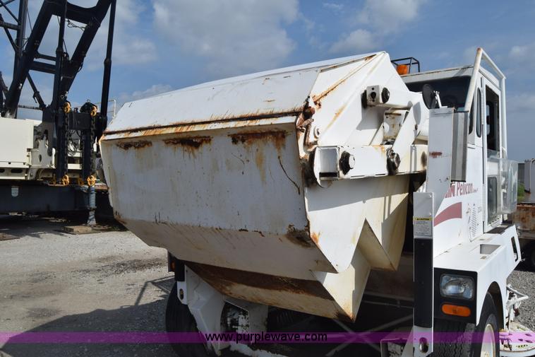 image for item CB9430 1995 Elgin Pelican Series P street sweeper