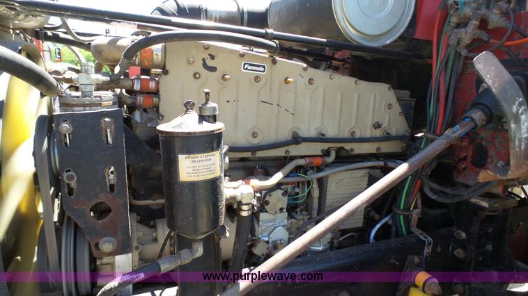 image for item F1430 1989 Freightliner FLD truck chassis