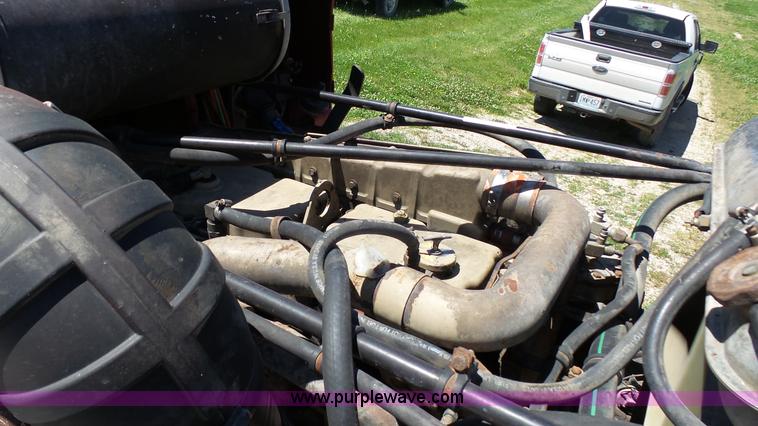 image for item F1430 1989 Freightliner FLD truck chassis