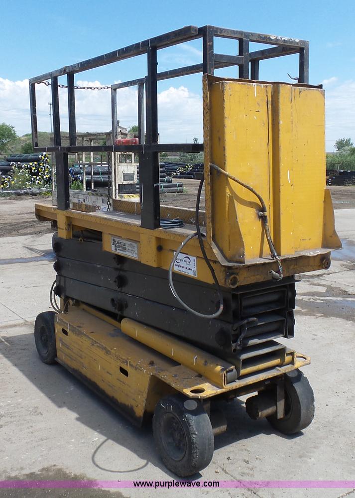 image for item J1656 Grove SM2633 scissor lift