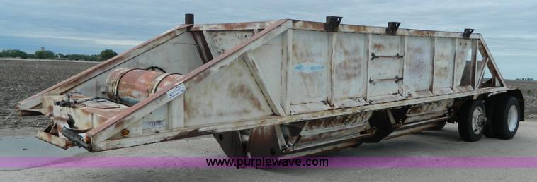image for item J5125 1968 Tempte BD2T bottom dump trailer