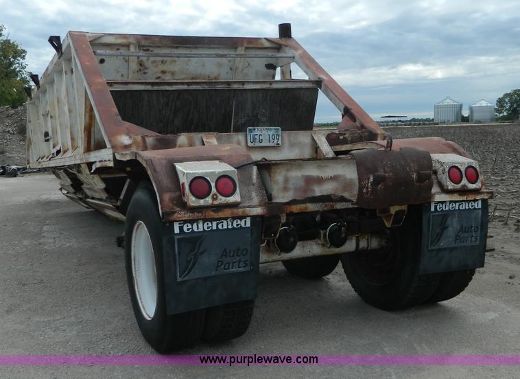 image for item J5125 1968 Tempte BD2T bottom dump trailer