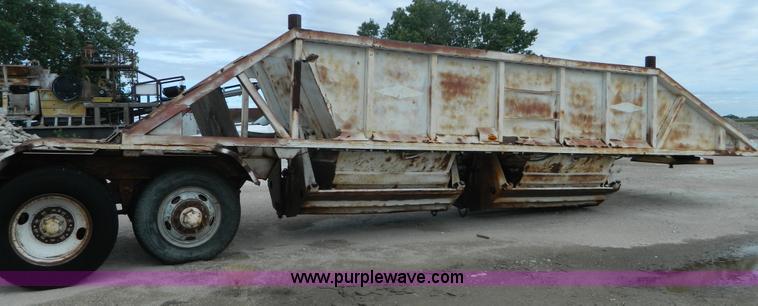 image for item J5125 1968 Tempte BD2T bottom dump trailer
