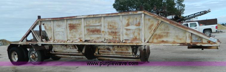 image for item J5125 1968 Tempte BD2T bottom dump trailer