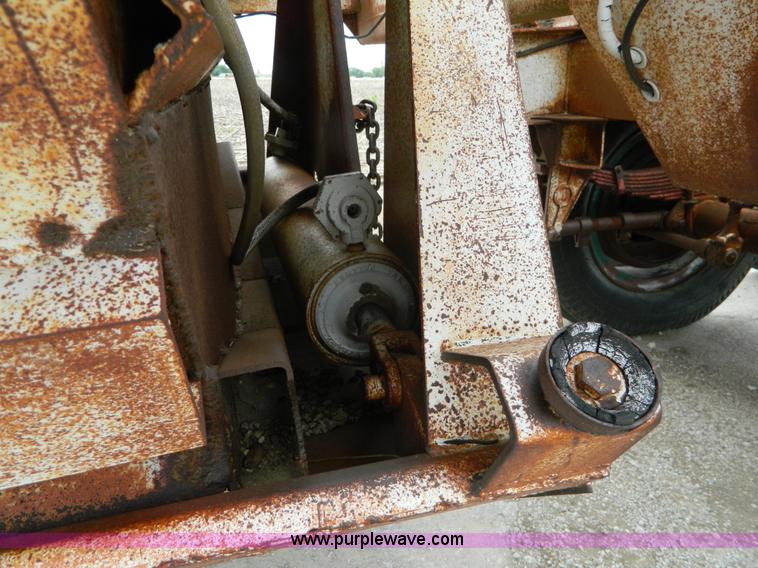 image for item J5125 1968 Tempte BD2T bottom dump trailer