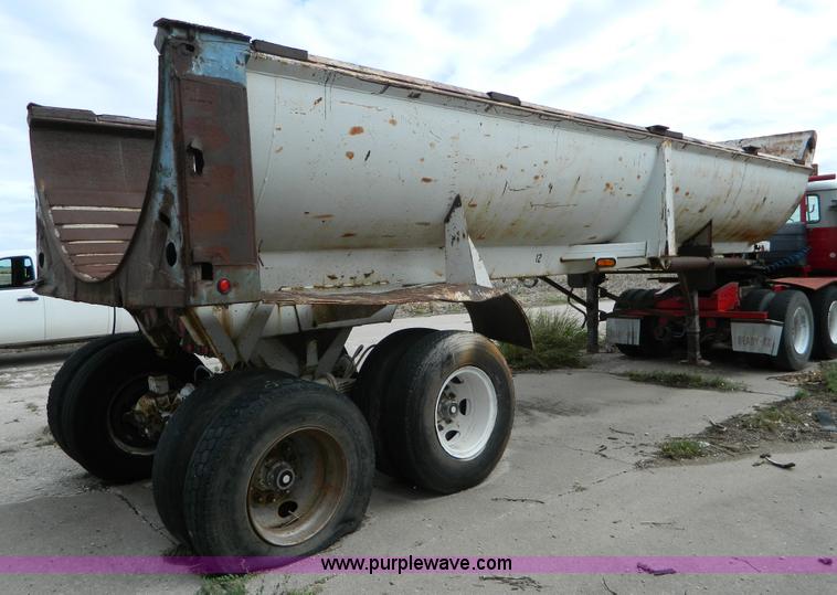 image for item J5126 1978 Cook SDS28RR end dump trailer