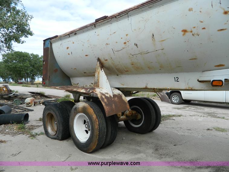 image for item J5126 1978 Cook SDS28RR end dump trailer