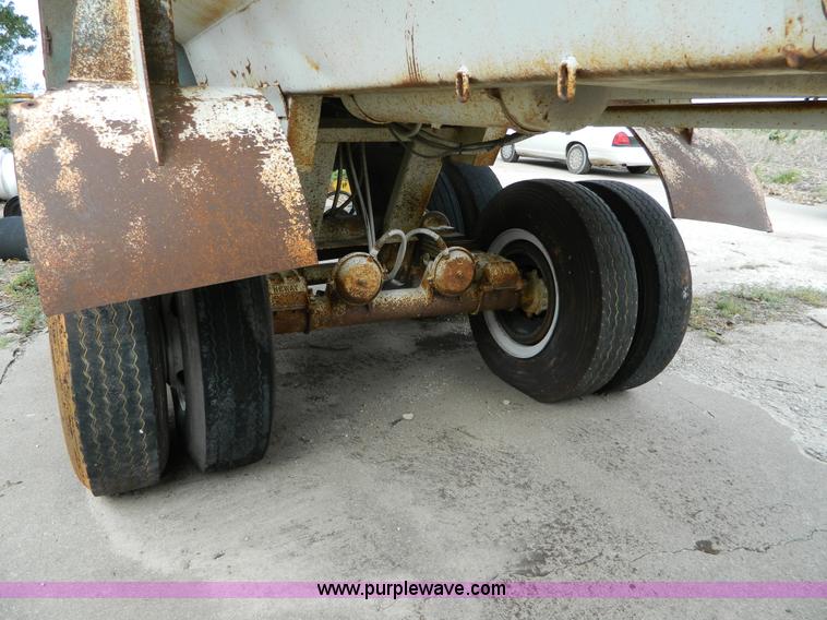 image for item J5126 1978 Cook SDS28RR end dump trailer