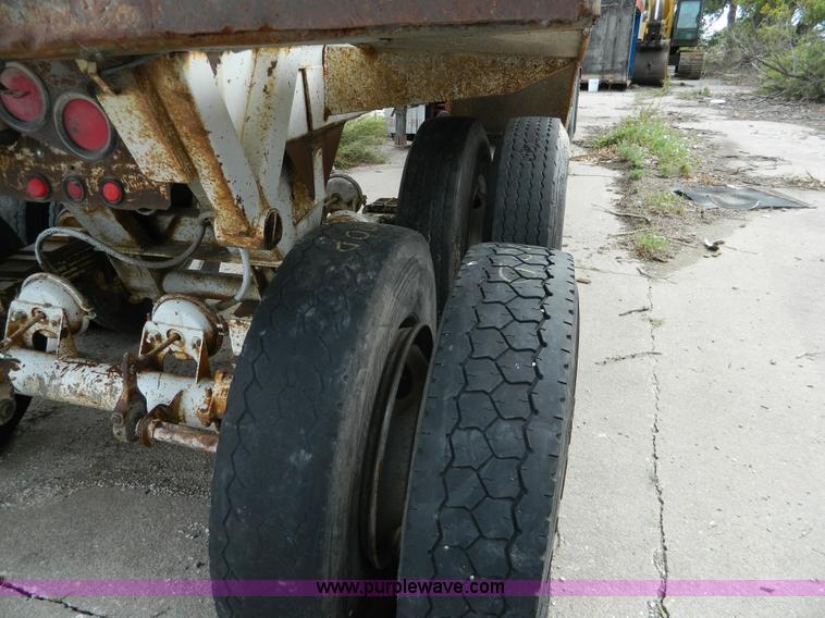 image for item J5126 1978 Cook SDS28RR end dump trailer