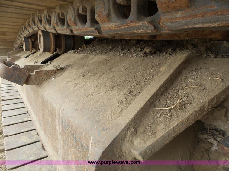 image for item J5476 2004 Kobelco SK330LC excavator