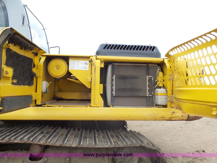 image for item J5476 2004 Kobelco SK330LC excavator