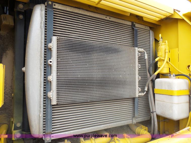 image for item J5476 2004 Kobelco SK330LC excavator