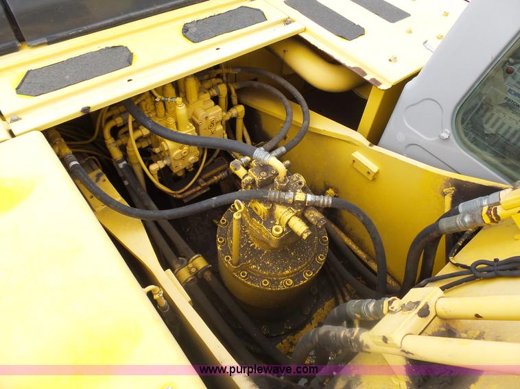 image for item J5476 2004 Kobelco SK330LC excavator