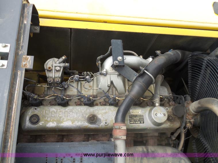 image for item J5476 2004 Kobelco SK330LC excavator