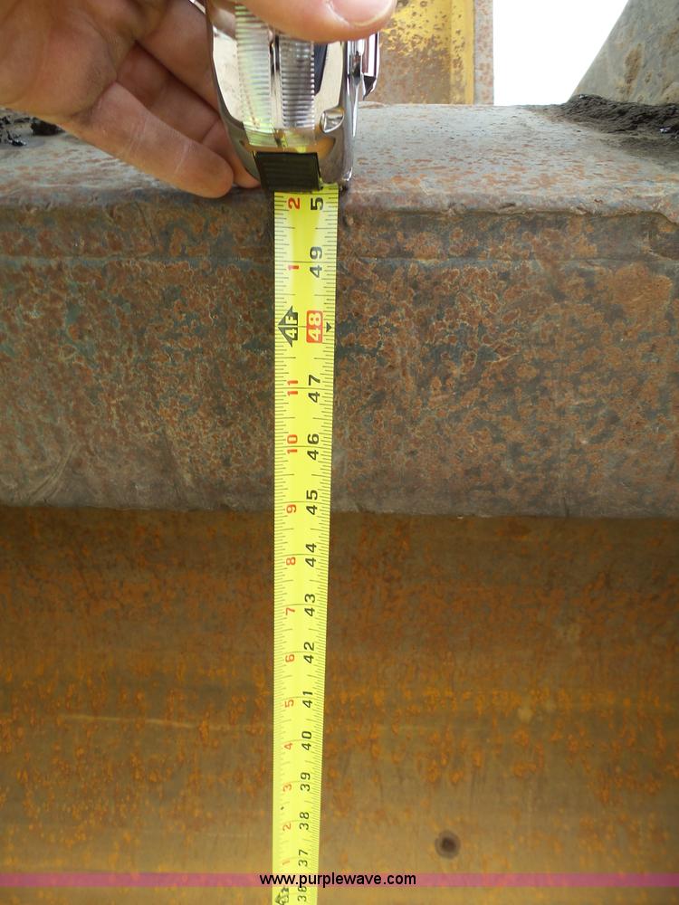 image for item J5476 2004 Kobelco SK330LC excavator