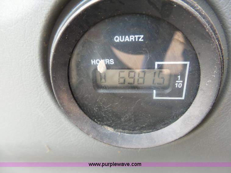 image for item J5476 2004 Kobelco SK330LC excavator