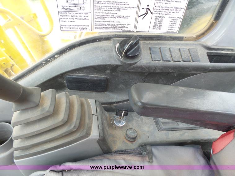 image for item J5476 2004 Kobelco SK330LC excavator