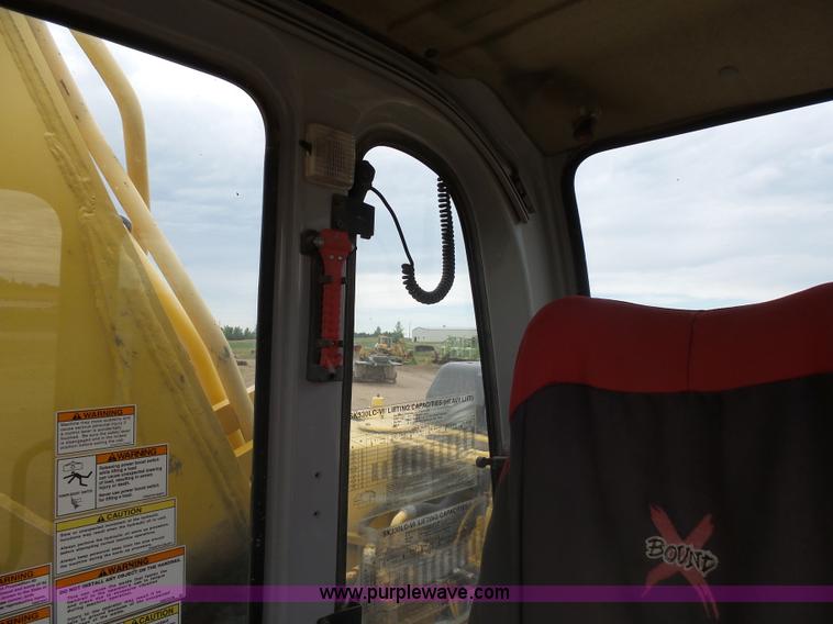 image for item J5476 2004 Kobelco SK330LC excavator