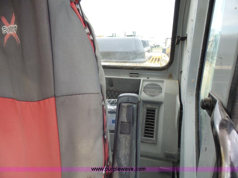 image for item J5476 2004 Kobelco SK330LC excavator