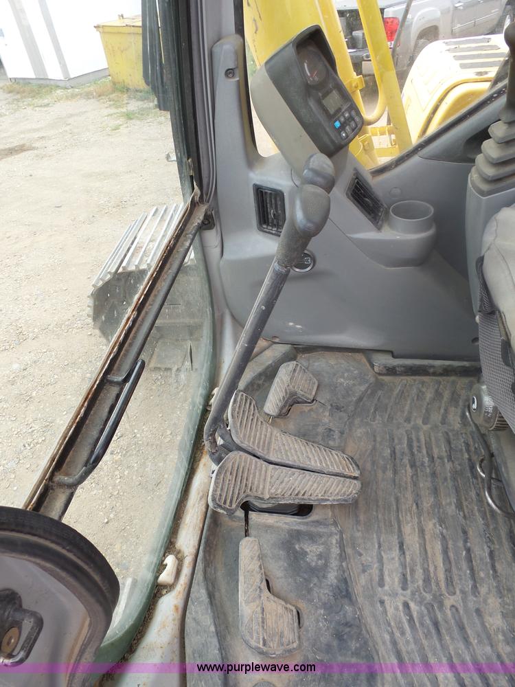 image for item J5476 2004 Kobelco SK330LC excavator