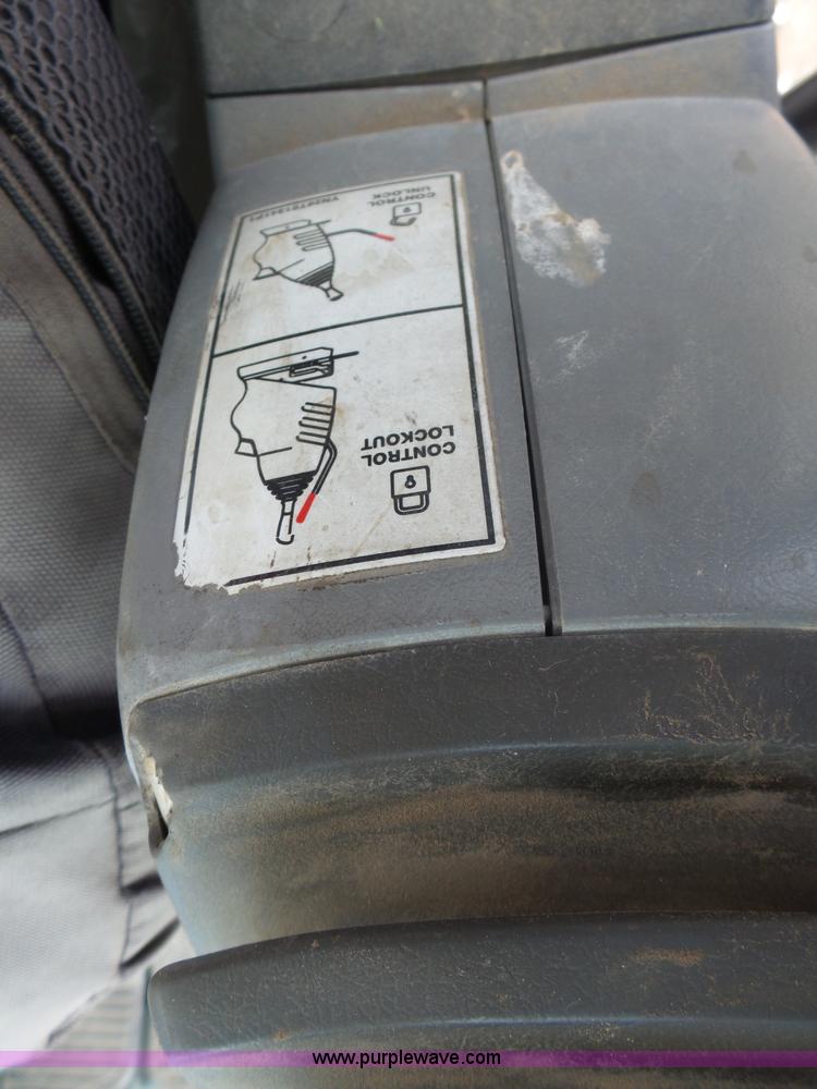 image for item J5476 2004 Kobelco SK330LC excavator