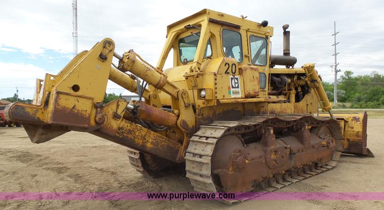 image for item J5480 1976 Caterpillar D9H dozer