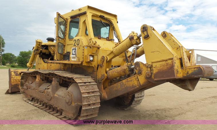 image for item J5480 1976 Caterpillar D9H dozer