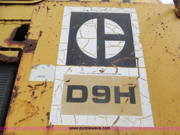 image for item J5480 1976 Caterpillar D9H dozer