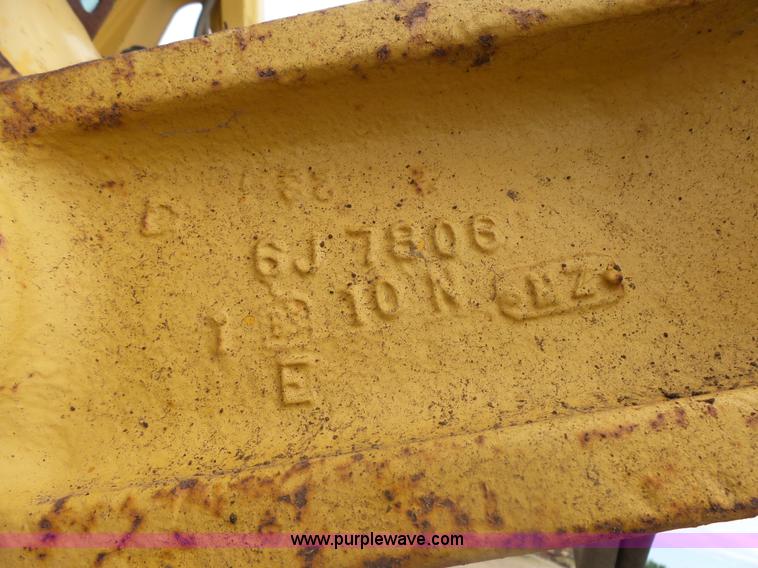 image for item J5480 1976 Caterpillar D9H dozer