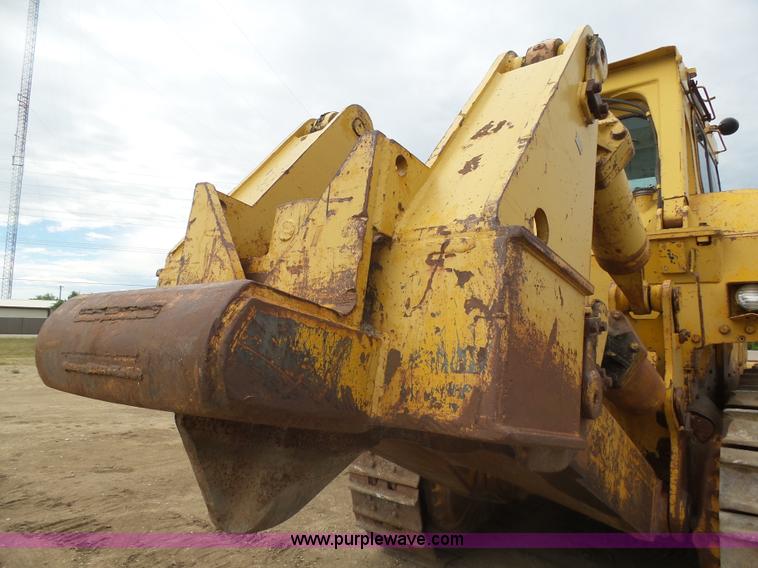 image for item J5480 1976 Caterpillar D9H dozer