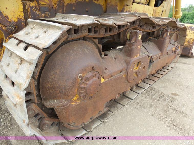 image for item J5480 1976 Caterpillar D9H dozer