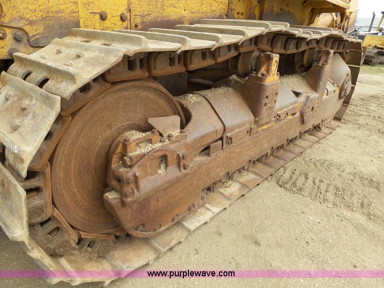 image for item J5480 1976 Caterpillar D9H dozer