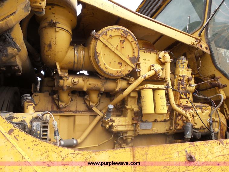 image for item J5480 1976 Caterpillar D9H dozer