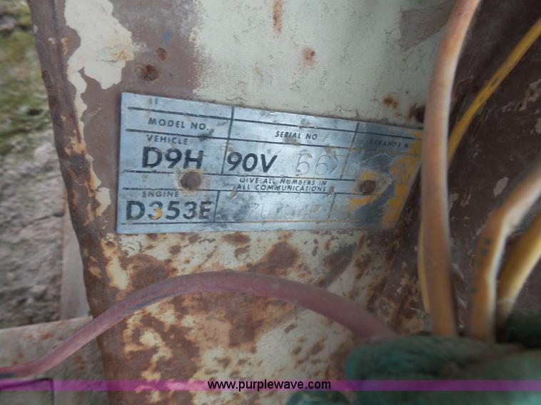 image for item J5480 1976 Caterpillar D9H dozer