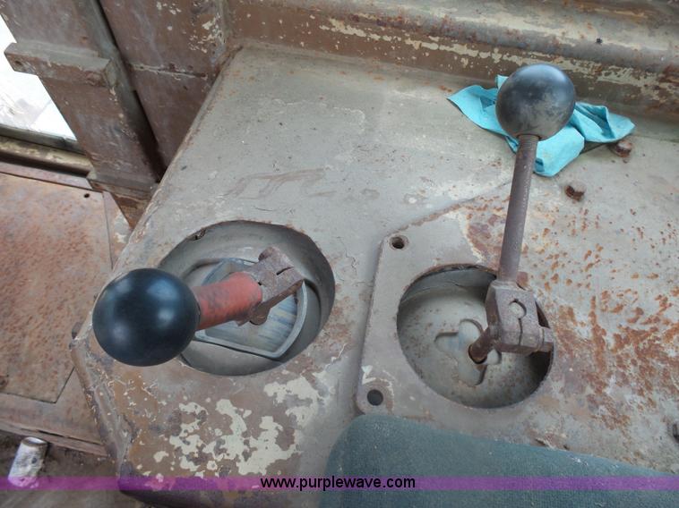 image for item J5480 1976 Caterpillar D9H dozer